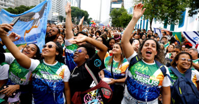 IBGE CONFIRMA – Evangélicos crescem e representam mais de um quarto da população