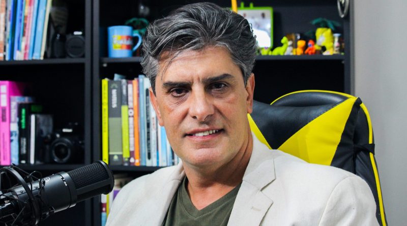 Pastor e professor Paulo Rogério conversa sobre fé e educação e confessa ser um “entusiasta da matemática”